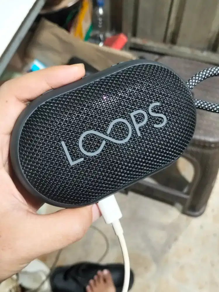 Speker loops go fullset