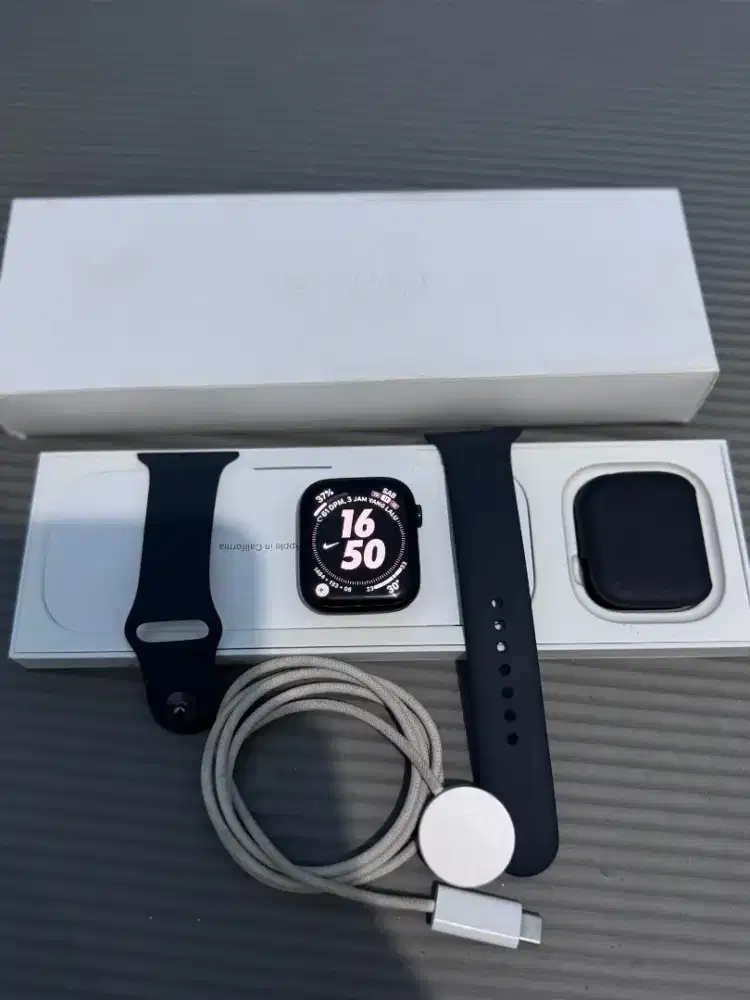 Apple Watch S9 45 MID MI SB ML