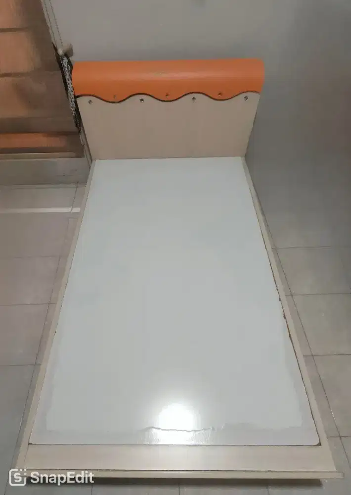 Jual Dipan/tempat tidur ukuran 120 dari kayu HPL