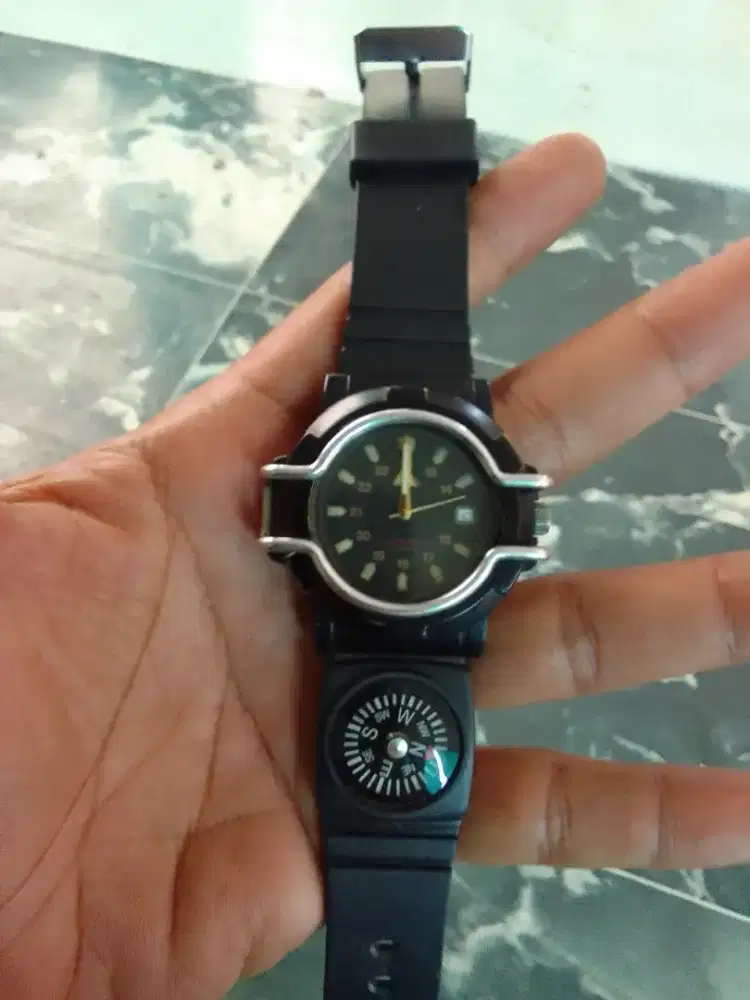 Jam tangan Alba