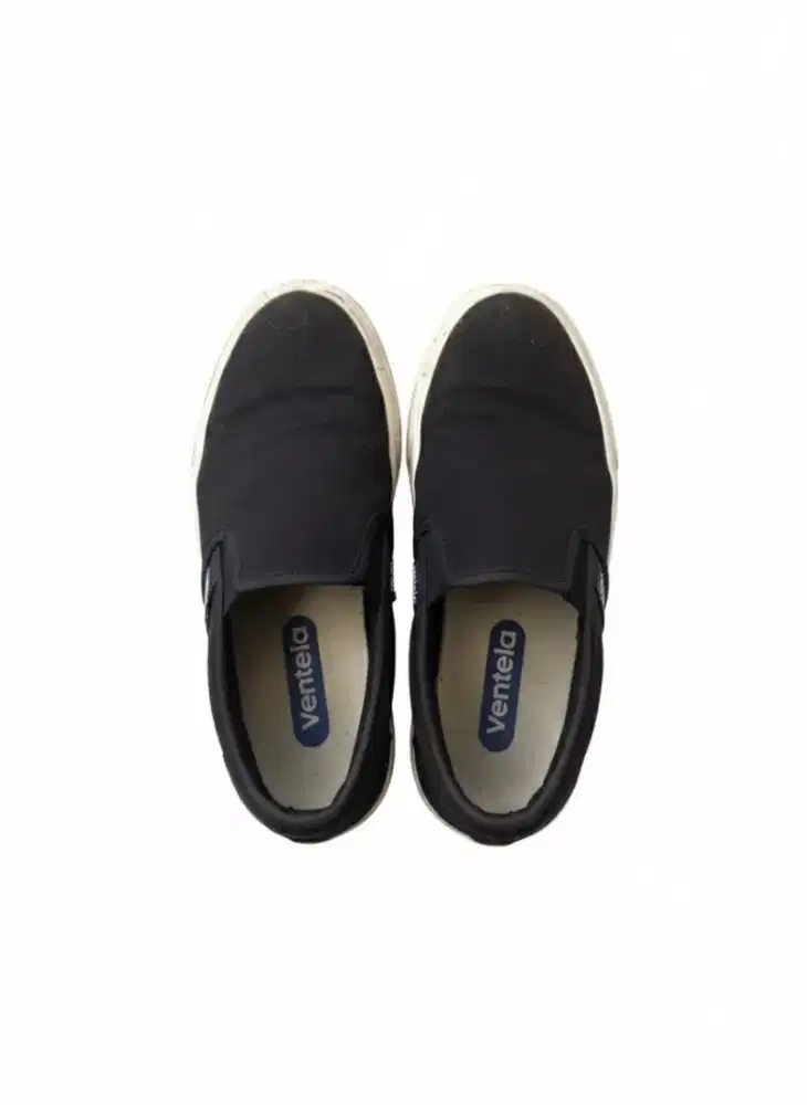 Ventela Slip On Black on White