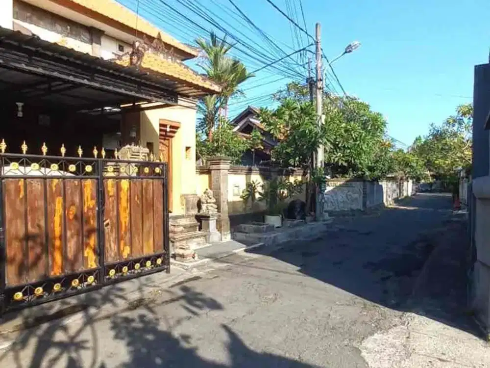 RUMAH LUAS DI TENGAH KOTA DENPASAR AREA BADAK AGUNG - RENON