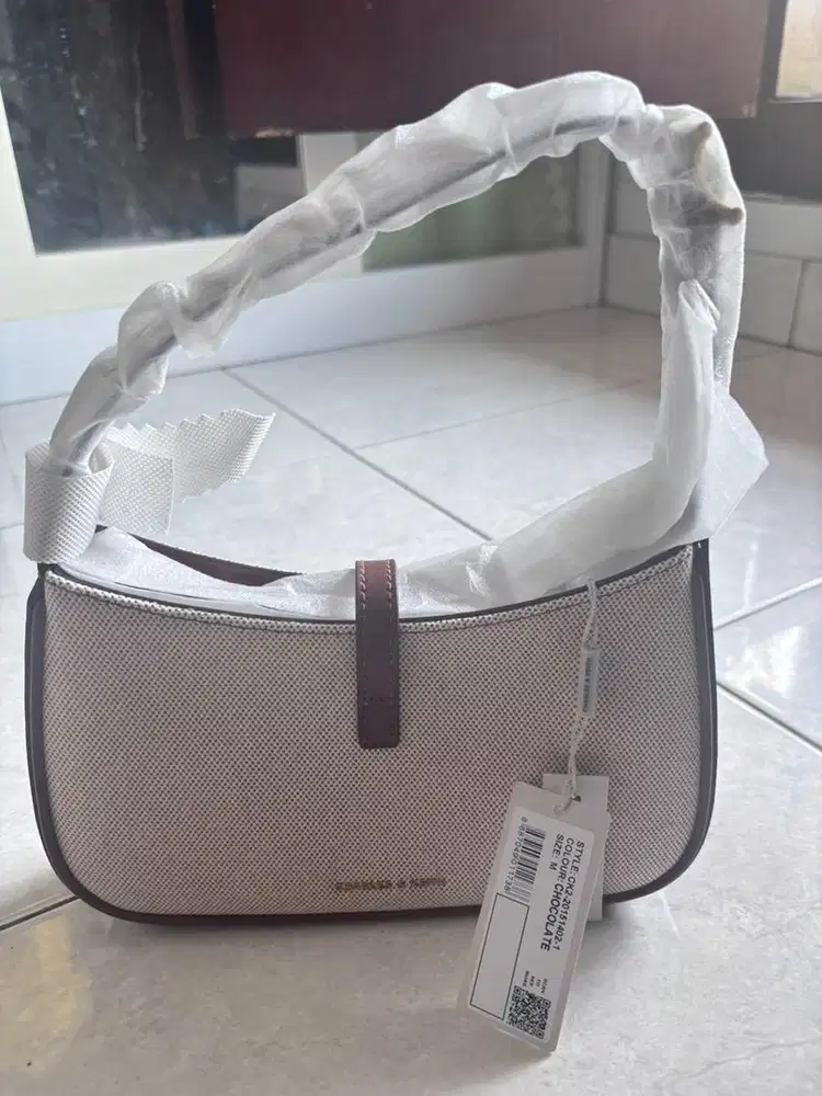 Tas charles n keith