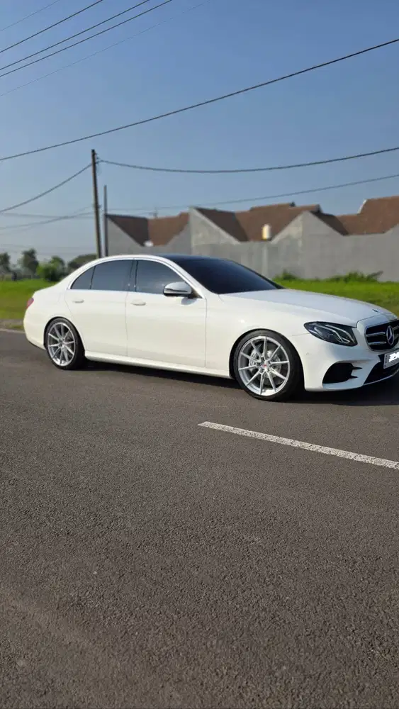 Mercedes benz mercy e300 amg w213 tahun 2018