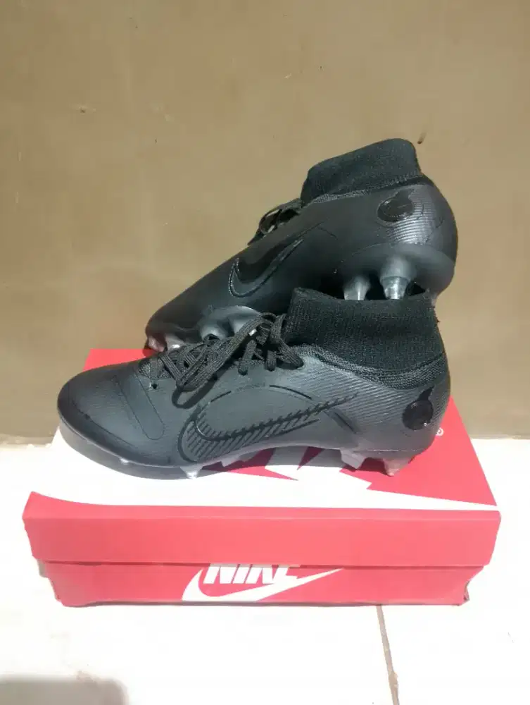 Sepatu bola Nike size 41