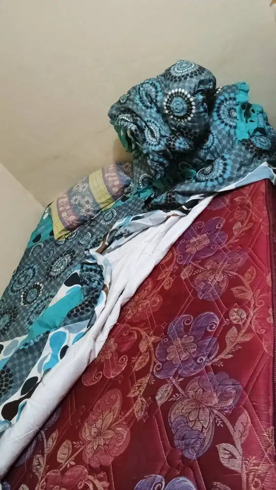 Spring bed bekas masih bagus hanya kasur saja tanpa dipan