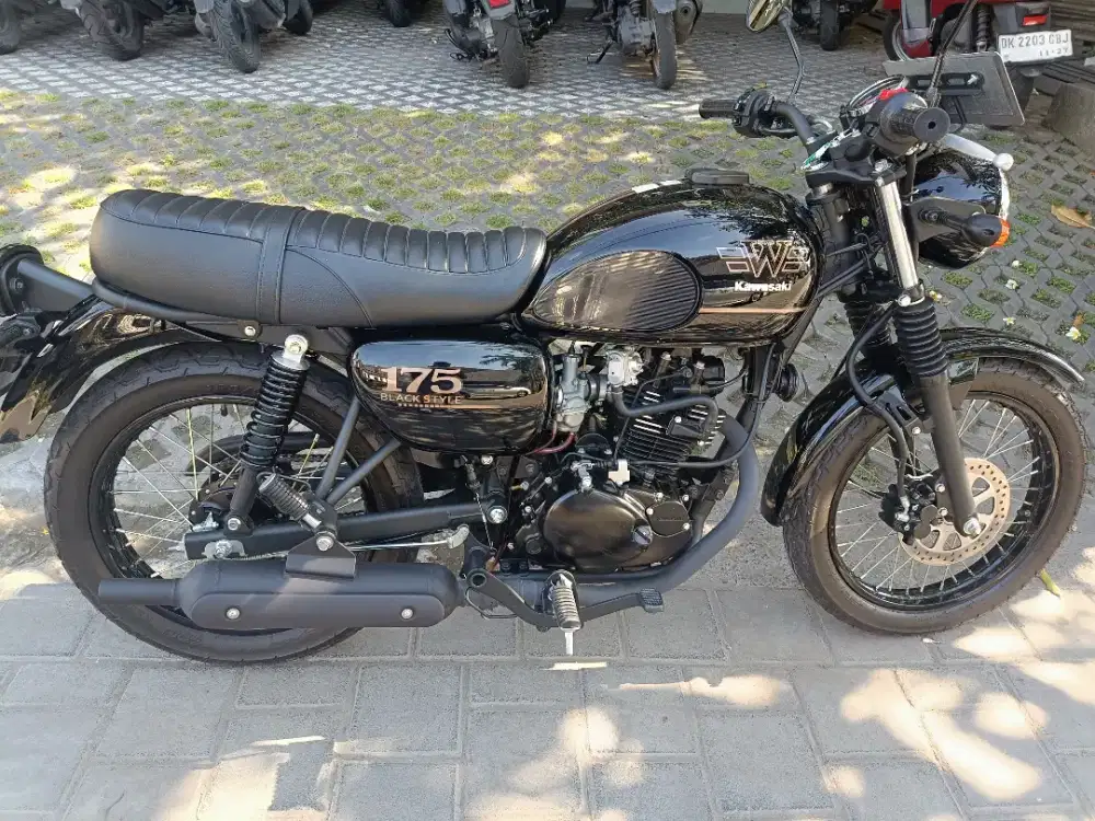 KAWASAKI W175 SE BLACK STYLE