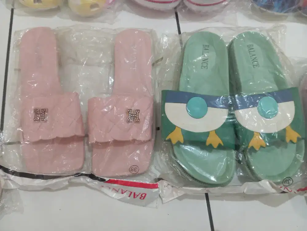 Jual aja sepatu dan sandal sisa jualan