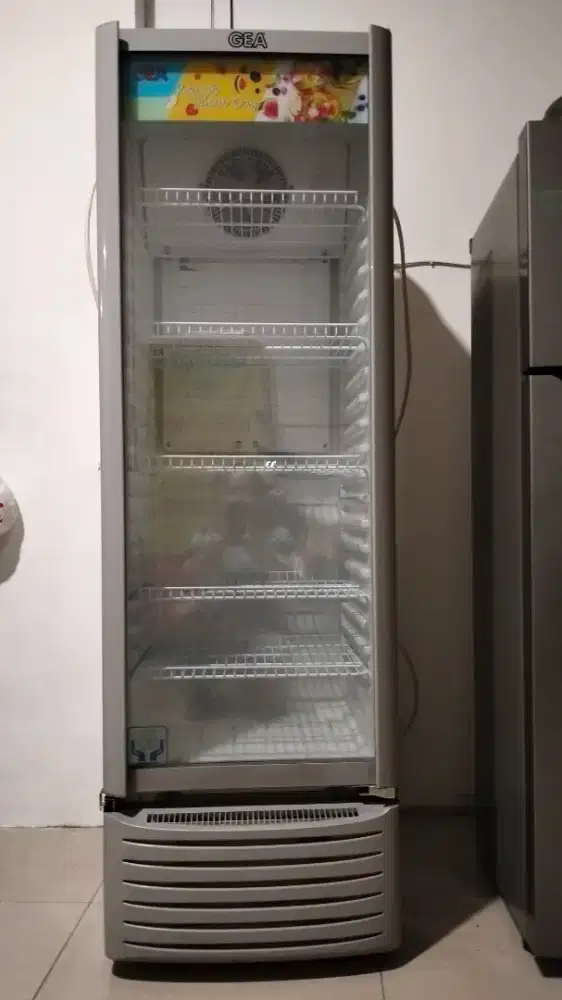 Di jual cepat Show case expo 37 FR ( GEA)