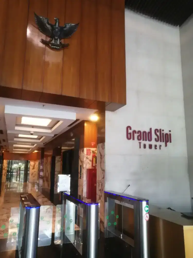 Dijual cepat rumah kantor di Grand Slipi Towet
