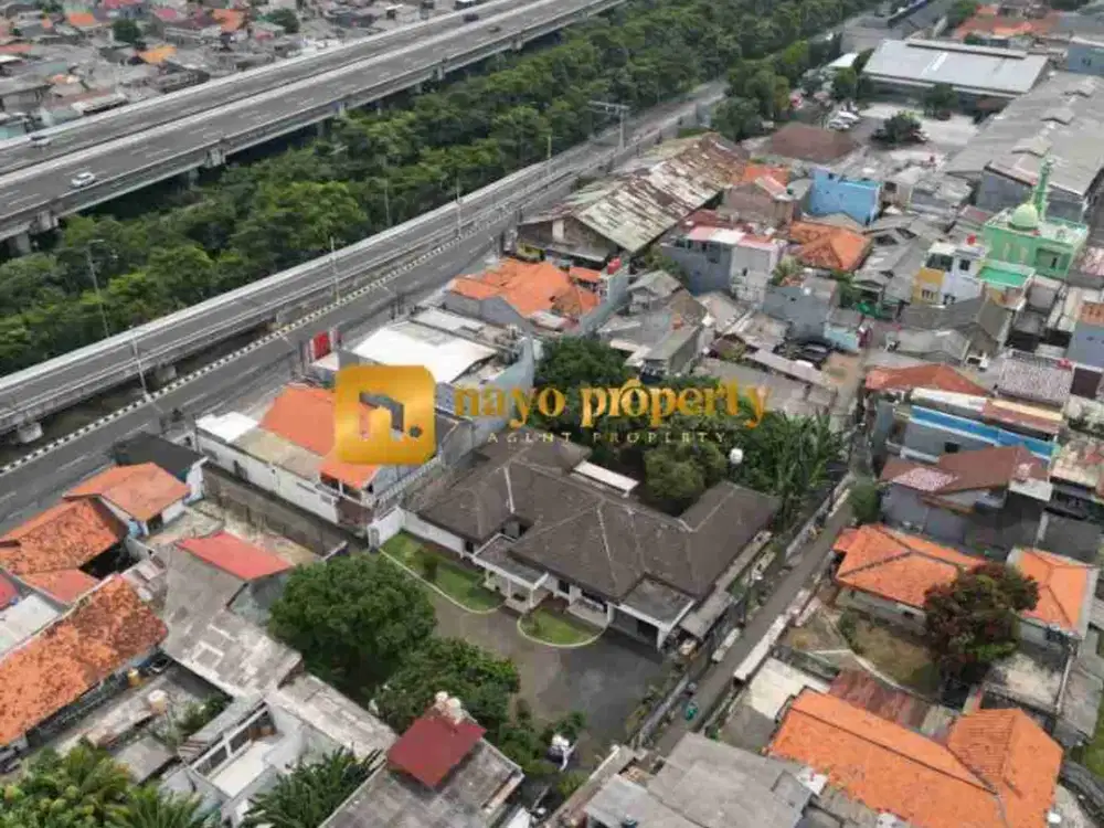 Rumah Lama Komersial Tanah Luas Hitung Tanah di Kalimalang Raya Jakarta Timur