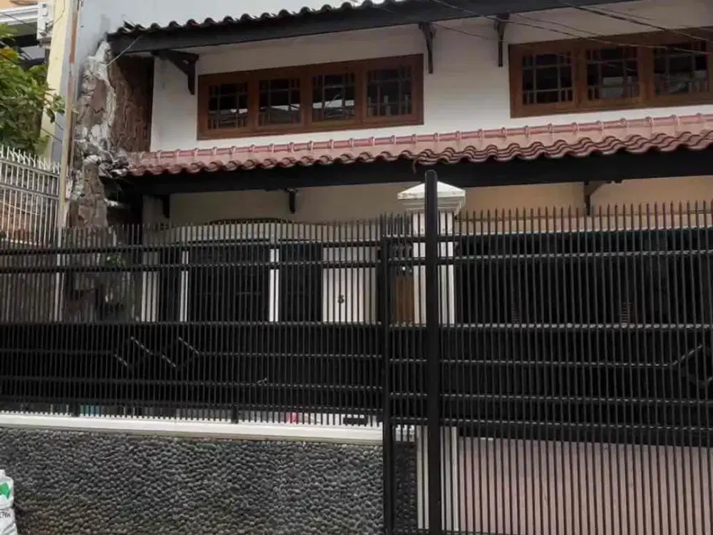 Disewakan Rumah 2 lt di Pluit Putra 10 x 20 m2 semi furnished : ac, kitchen set, gorden only, 4+1 kt 4+1 km siap huni, survey segera yuk, min sewa 2 thn