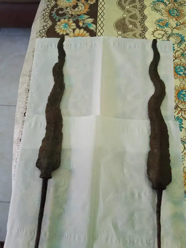 Sepasang tombak mojopahit.