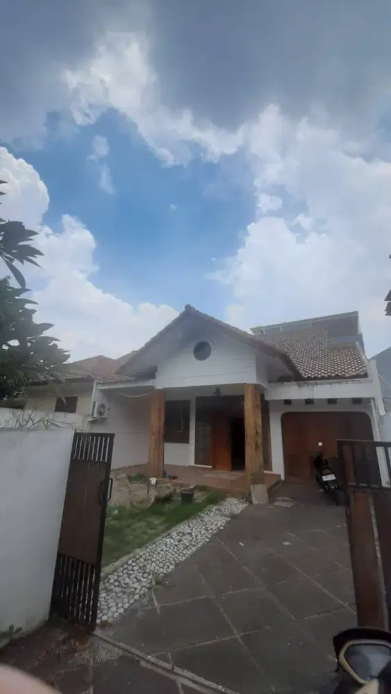 Di sewakan Rumah Siap Huni Duren Sawit Lingkungan Strategis