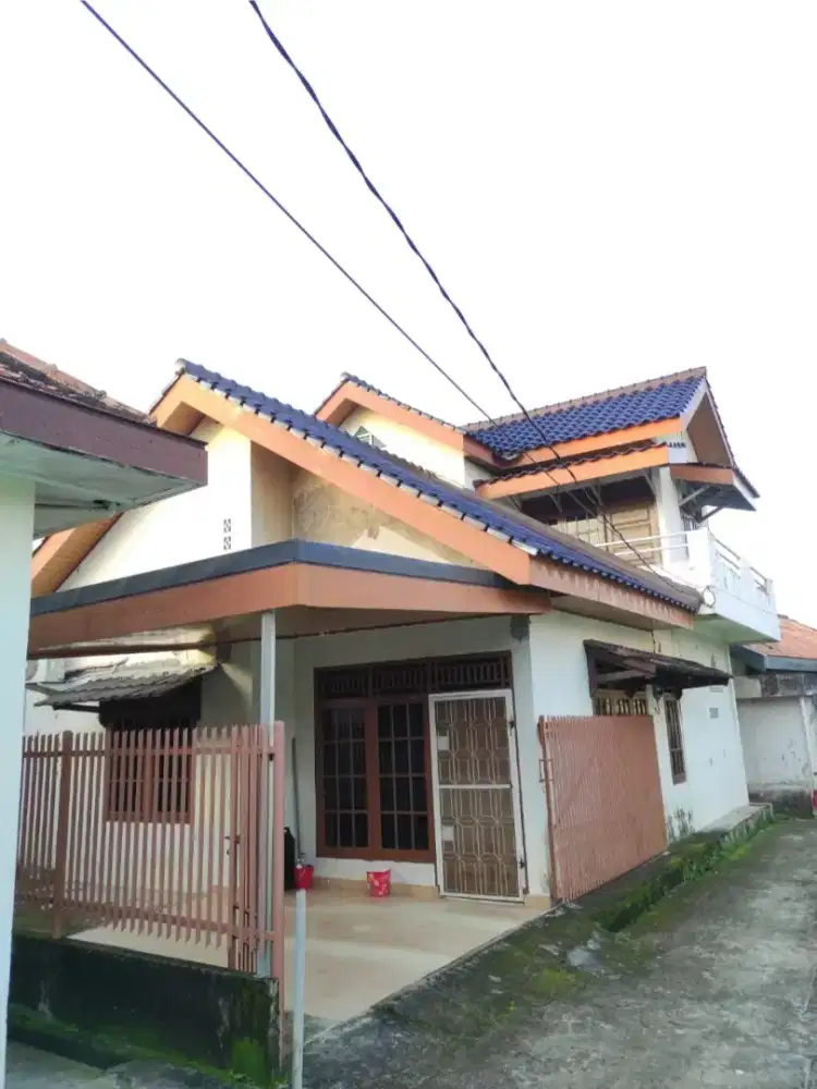 Rumah dijual Telah renovasi dekat tengah kota