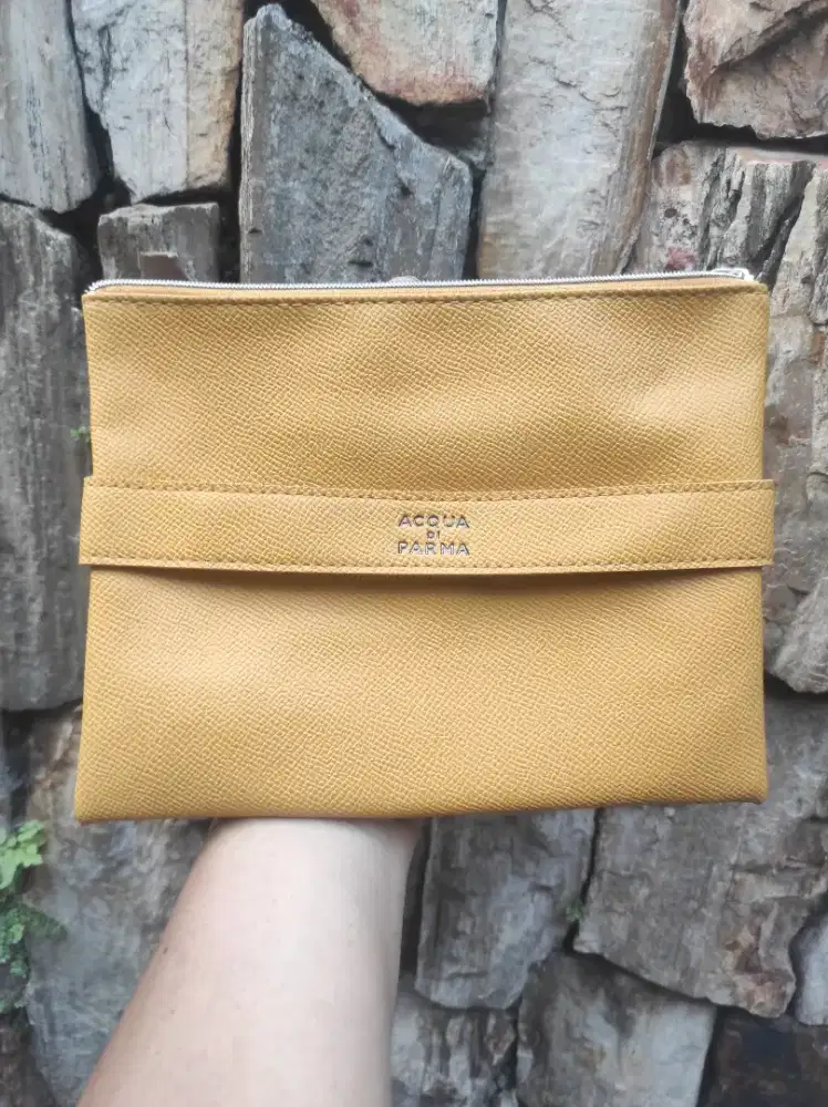 Perlengkapan bayi pouch tempat make up Acqua di parma ettihad air