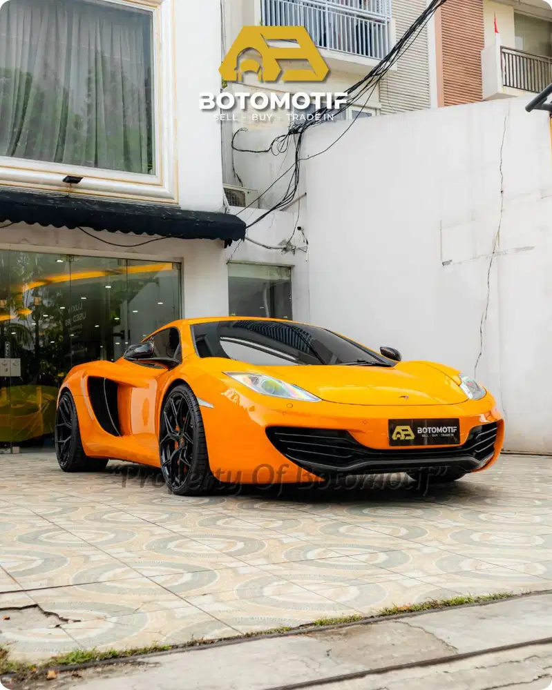 McLaren MP4-12C Coupe 2012 Orange