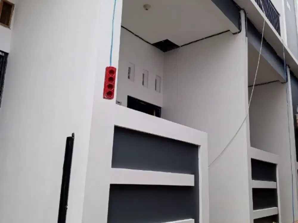 Rumah 2 lantai minimalis Jagakarsa dkt Gerbang Kutek Ui