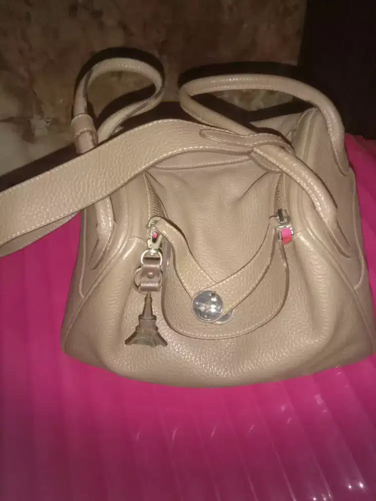 Tas selempang nyaman di pakai...