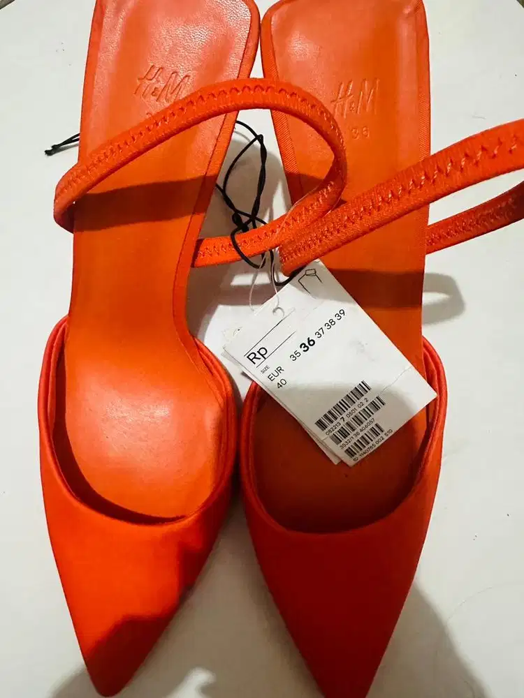 Sepatu H & M Size 36 & Bracelet Bvlgari & LV