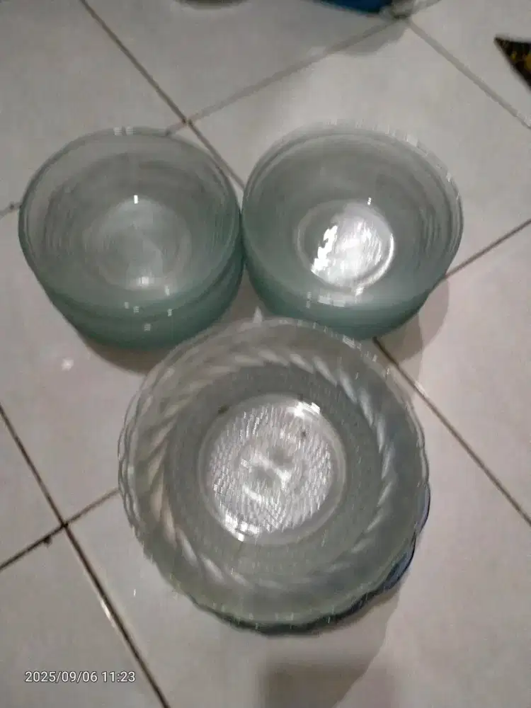 Mangkok, piring dan gelas