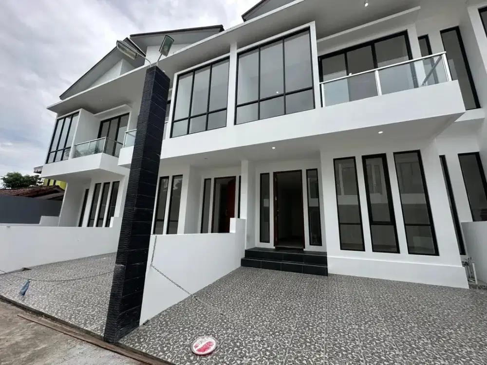 Dijual Townhouse Full Bangunan dalam komplek Ready Unit