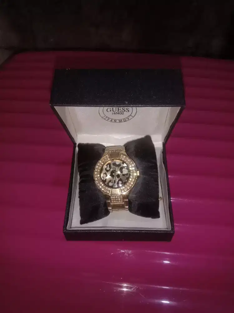 jam tangan guess gold