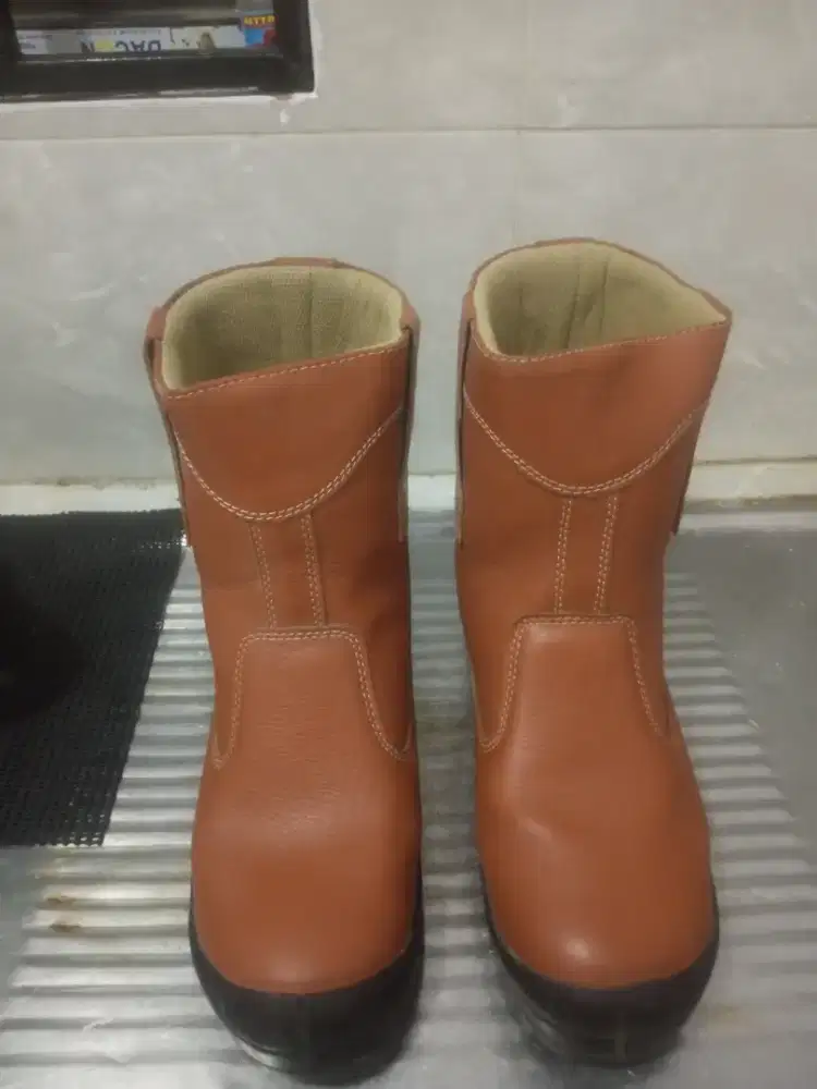Dijual cepat Sepatu Boots Kings