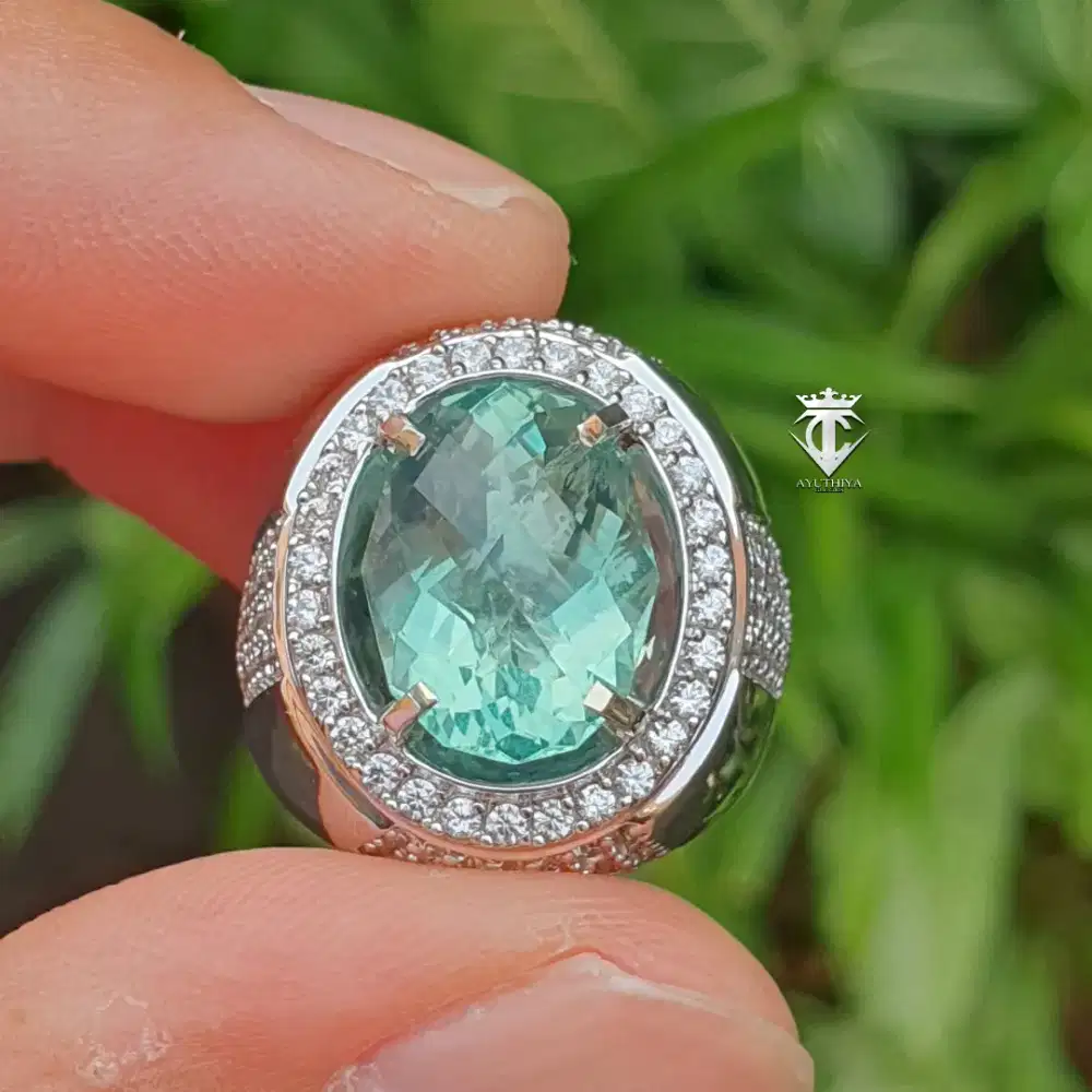 Batu Permata Natural Mint Green Fluorite 8.01 Ct NTE SKY Lab Memo