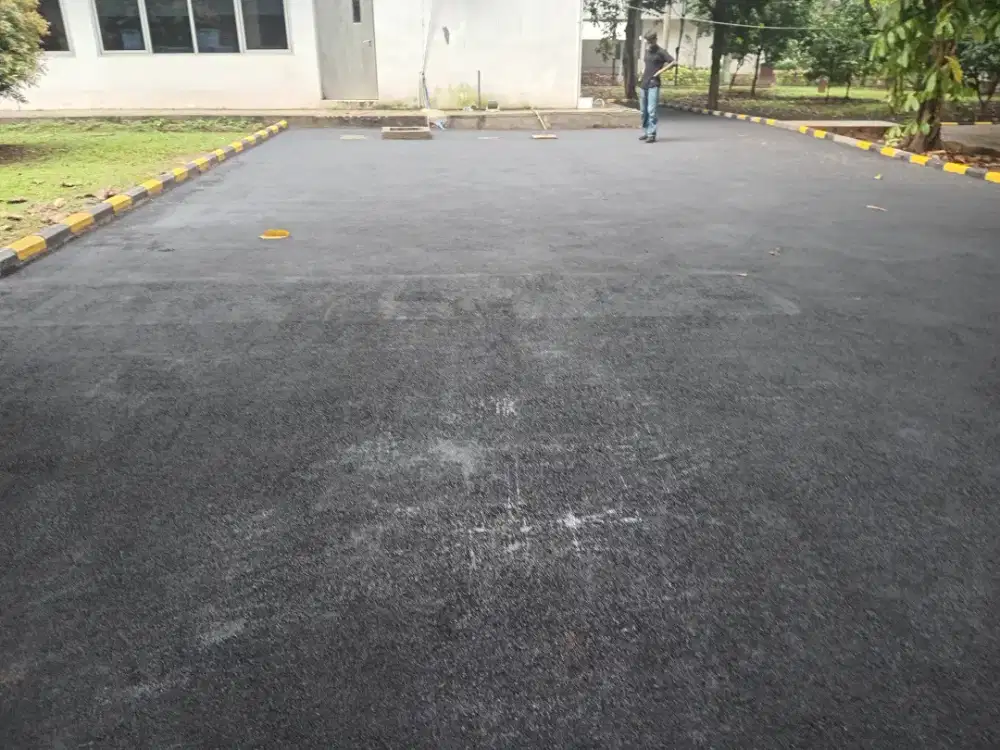 Melayani jasa pengaspalan jalan aspal hotmix