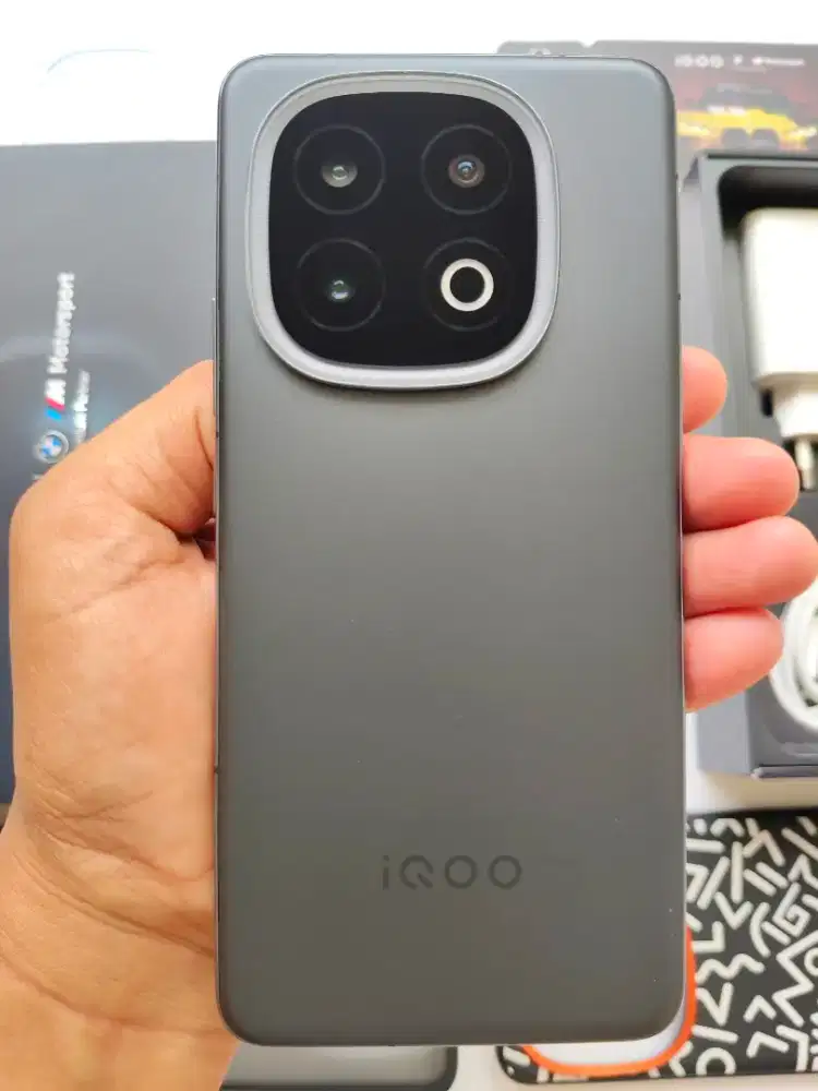 IQOO 13 16/512 BLACK RESMI  FULLSET GARANSI PANJANG MARET 2026