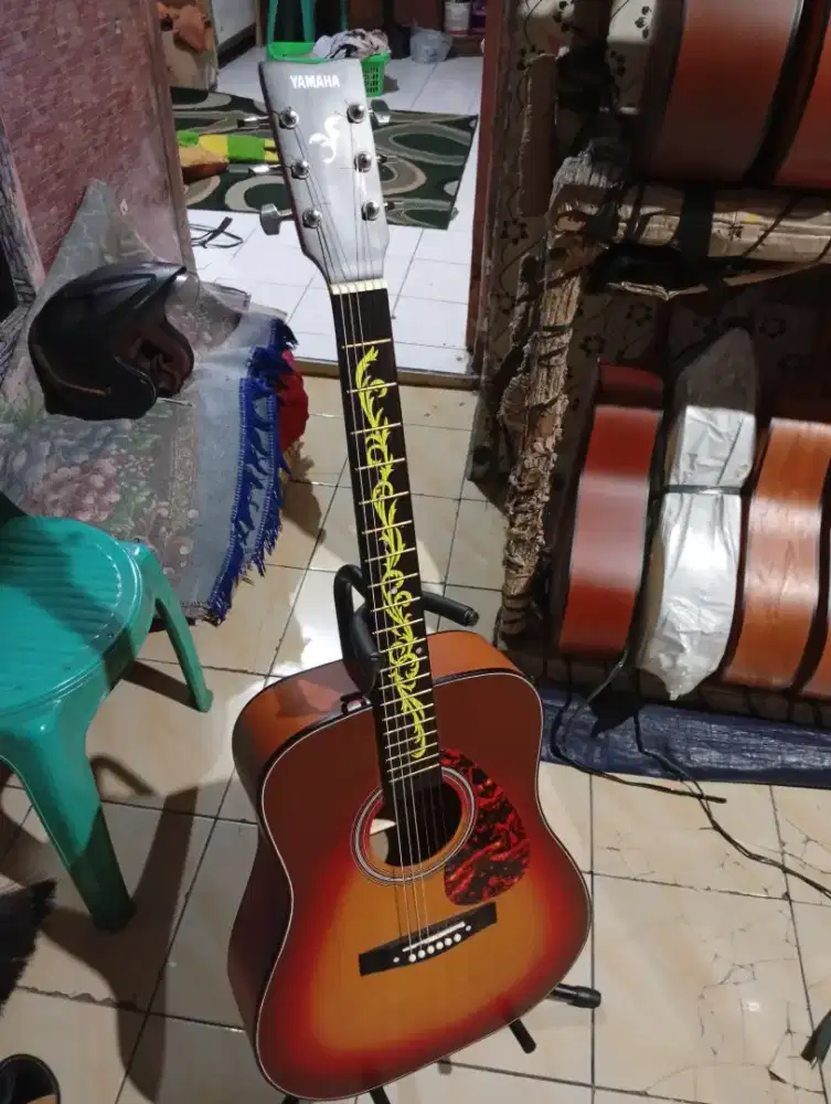 Gitar akustik jumbo keren
