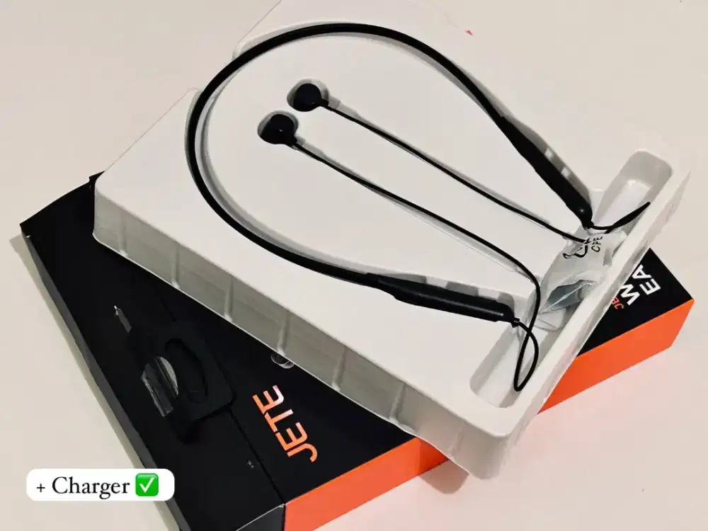 2 unit Earphone untuk running JETE