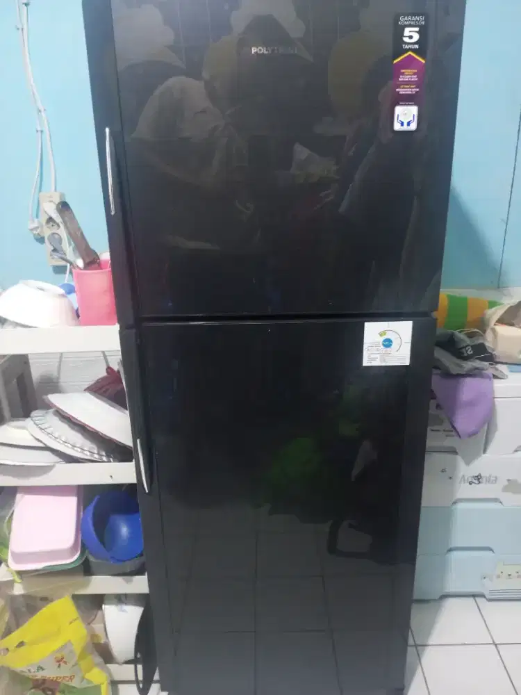 Kulkas Polytron 2 pintu