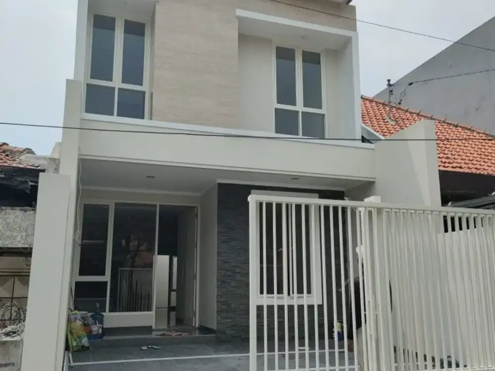 Rumah baru Gress Di Manyar Surabaya Luas, MURAH!