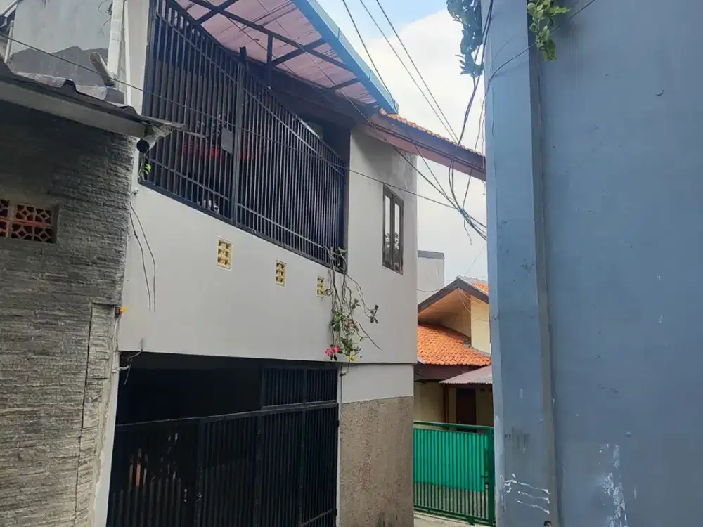 Rumah di kemanggisan ilir jakarta barat