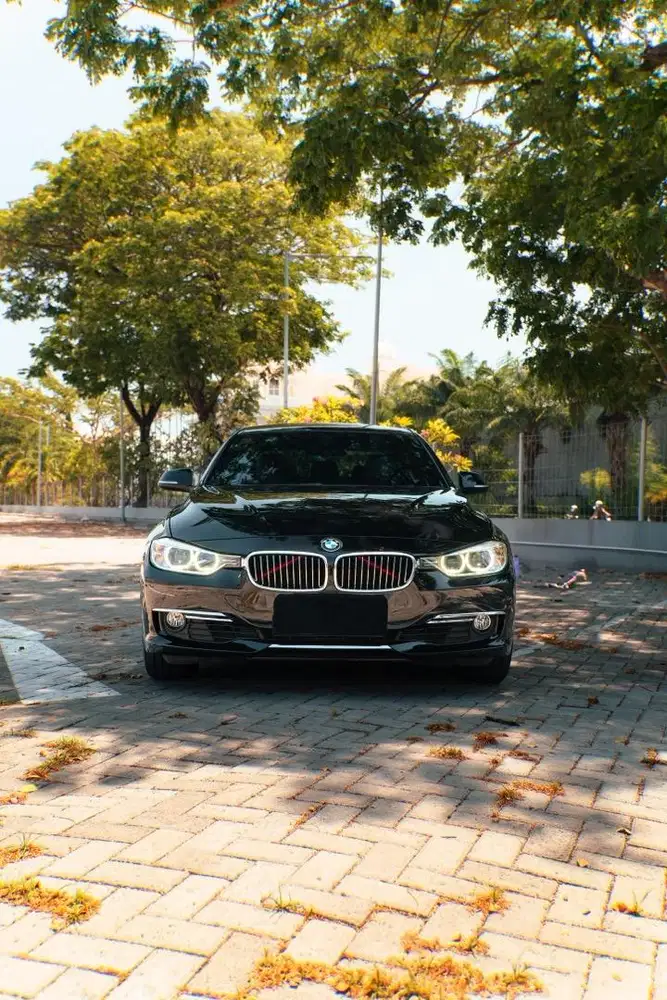 F30 320i Luxury Low KM