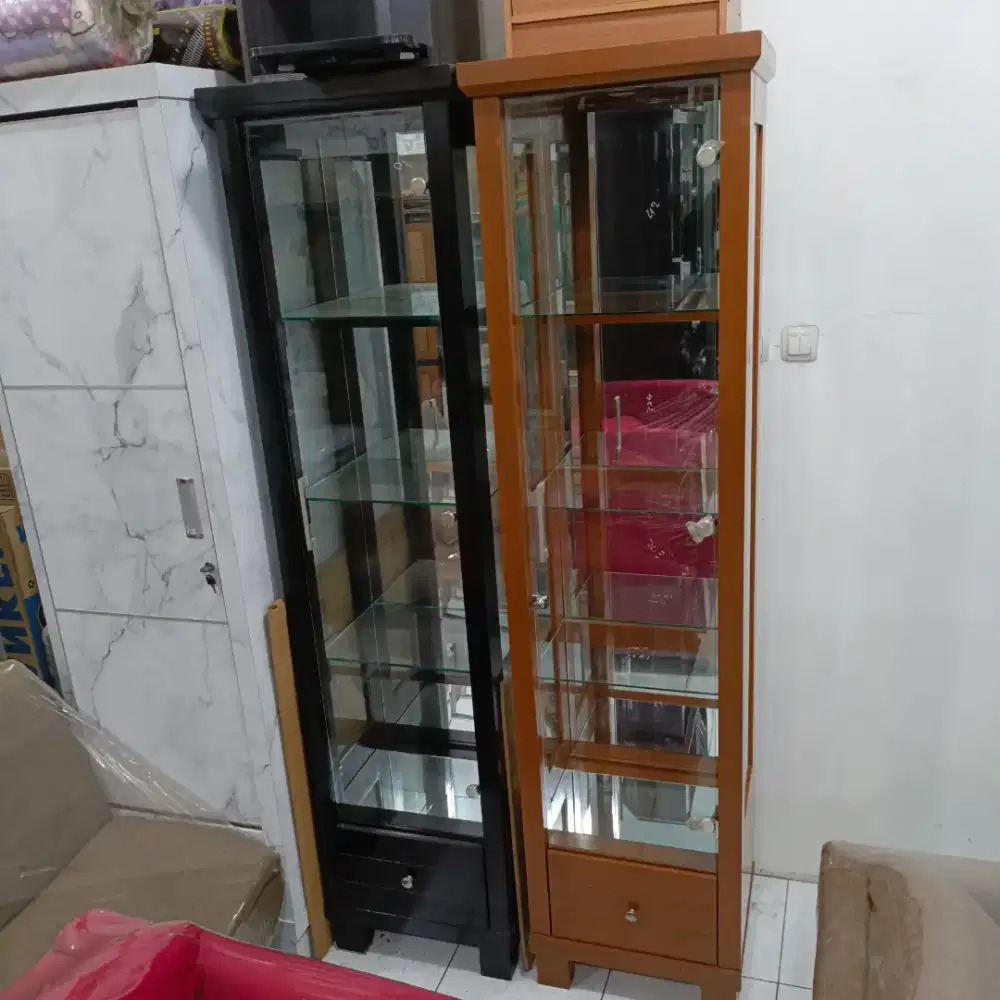 Lemari pajangan 1pt