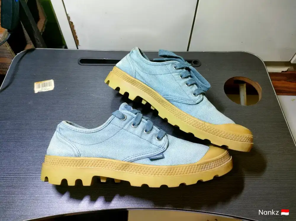 Sepatu paladium low
