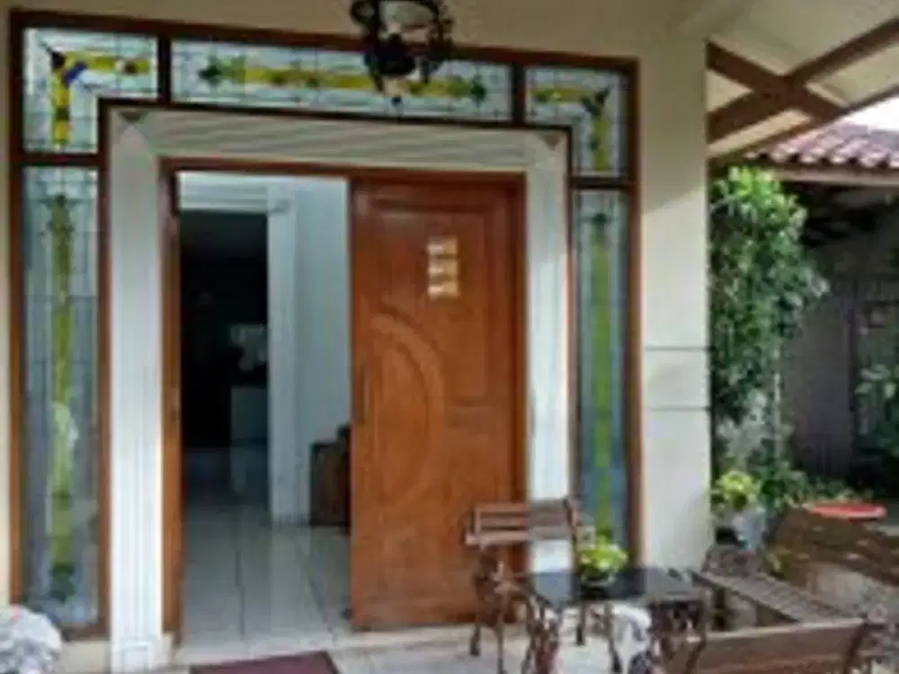 Murah sekali hanya 2 Miliar Rumah 2 lantai luas 288 meter dekat tol di Petukangan Selatan Jakarta Selatan