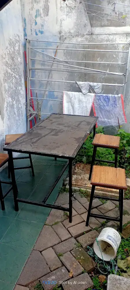 meja besi alas granit