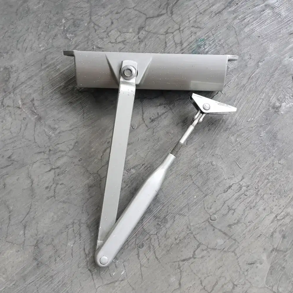 Door closer merk dorma