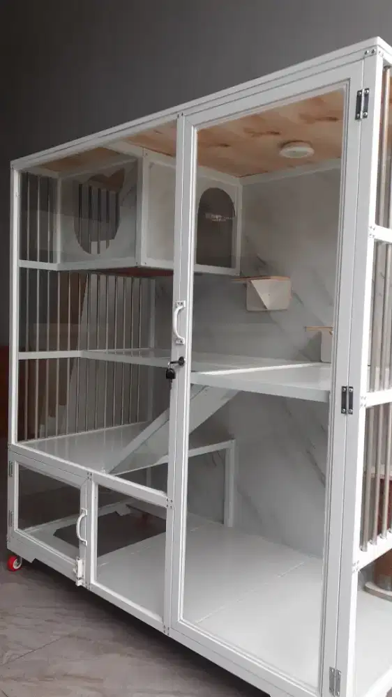 Kandang kucing sultan