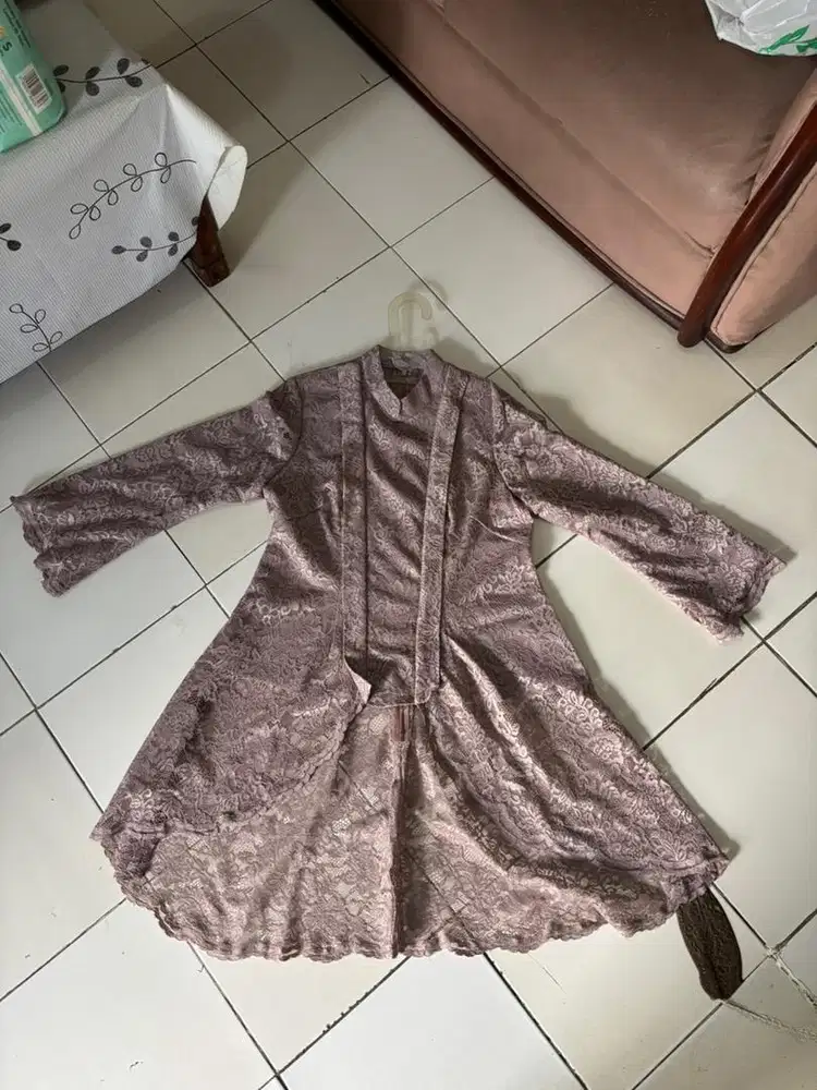 Kebaya modern brukat batik mauve preloved bekas