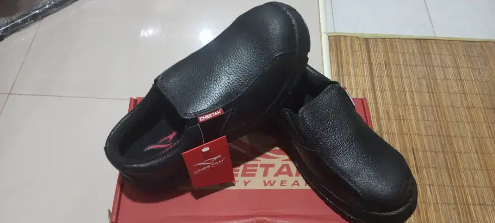Sepatu safety cheetah