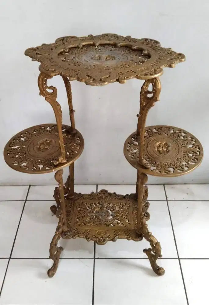 Meja Ukir Antik Bahan Besi Tempa Meja Model Lama