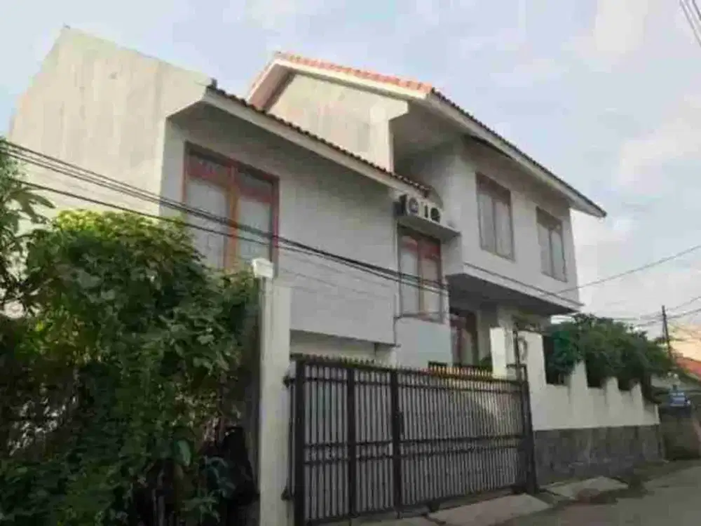 Rumah Bisa Kantor Radio Dalam Parkir 4 Mobil