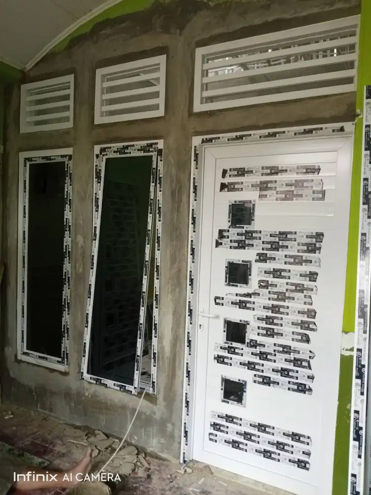 Pasang Kusen Aluminium + Pintu+ Cat + Kaca + Lis Moulding PVC + Gypsum