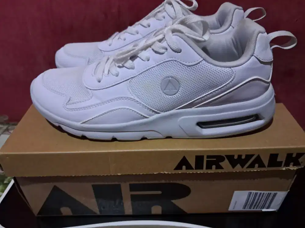 Sepatu wanita merek Airwalk
