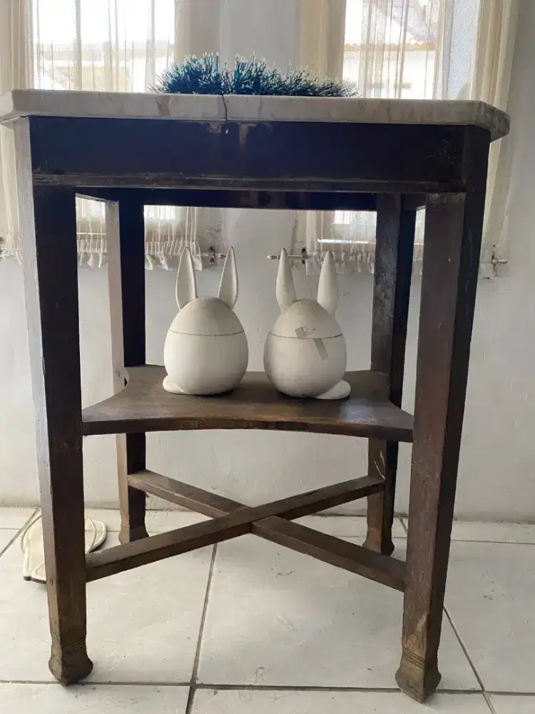 Meja mamer tua jati jaman dulu